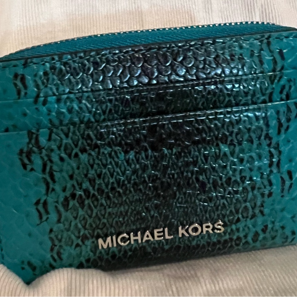 Michael Kors Jet Set Turquoise Small Snake Embossed Leather Wallet NWOT - Picture 2 of 5